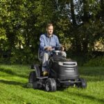 Alpina AT3 98 HA - Tractor cortacésped con motor Stiga ST 400