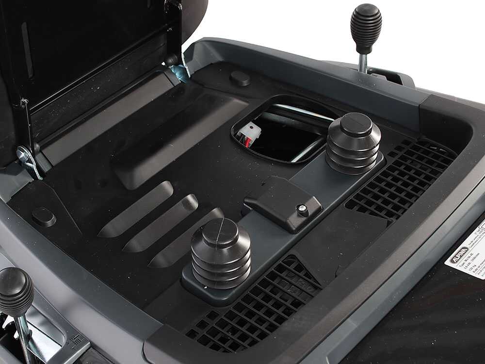 Tractor cortacésped Alpina AT2 66 QA - Motor 224 cc - Recogedor Tractor cortacésped Alpina AT2 66 QA - Motor 224 cc - Recogedor