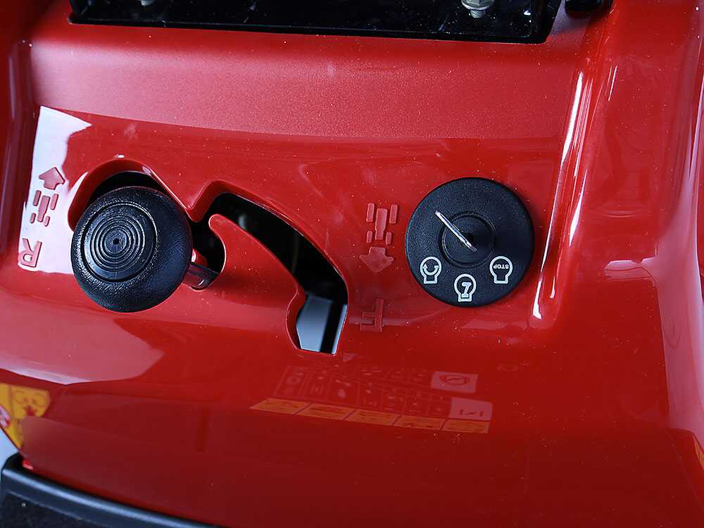 Tractor cortacésped Troy-Bilt TB 60T-R SELECT - Recogedor - Motor 196cc Tractor cortacésped Troy-Bilt TB 60T-R SELECT - Recogedor - Motor 196cc